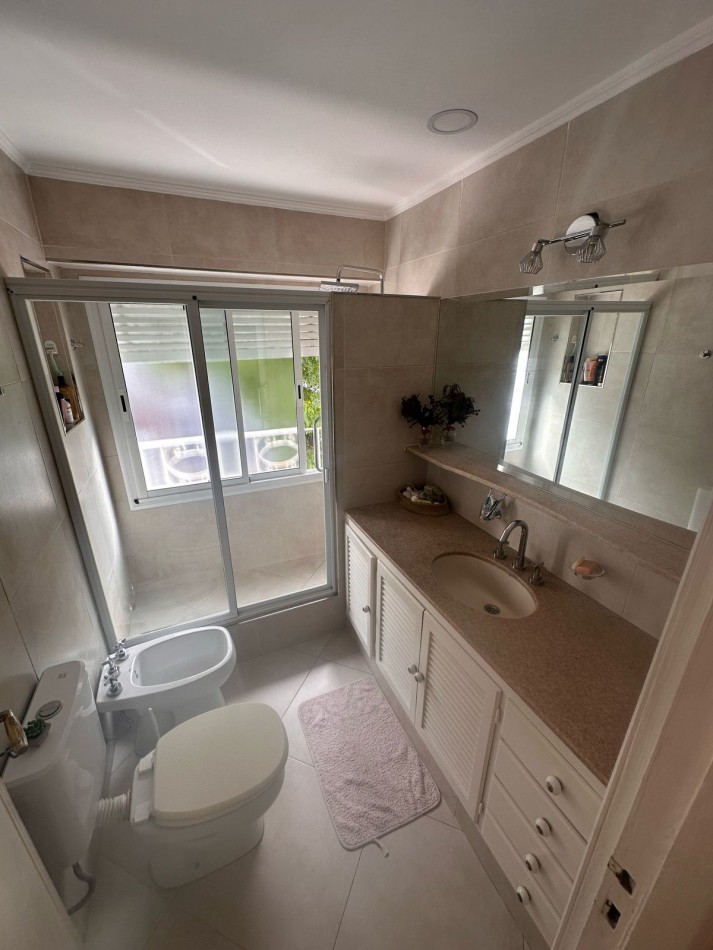 Departamento 4 Ambientes con Dependencia