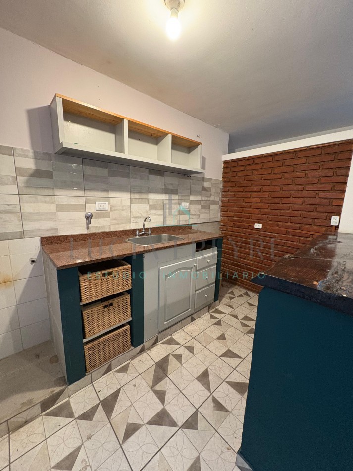 Casa 3 ambientes + patio 