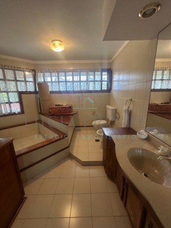 Casa 4 amb. PARQUE LURO