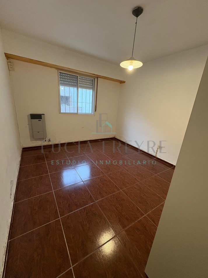 Casa 3 ambientes + patio 