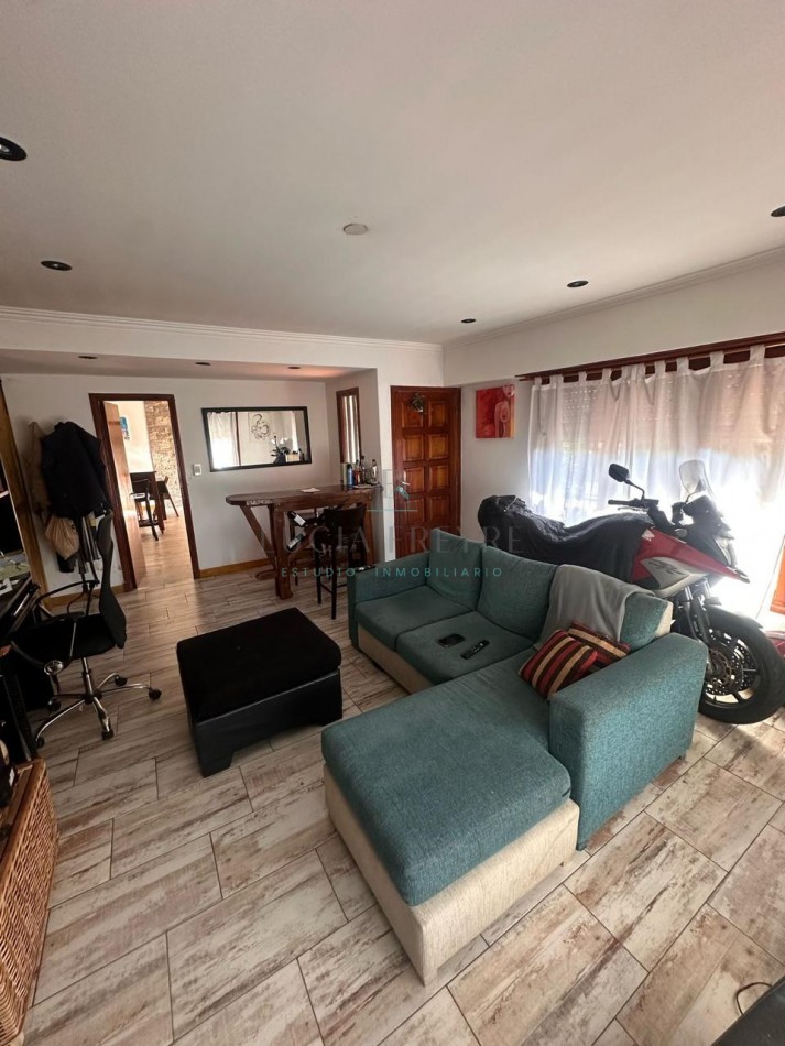 CASA 4 AMBIENTES BARRIO ESTRADA