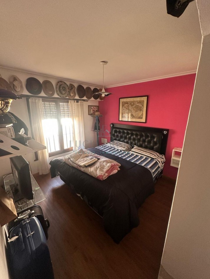 CASA 4 AMBIENTES BARRIO ESTRADA