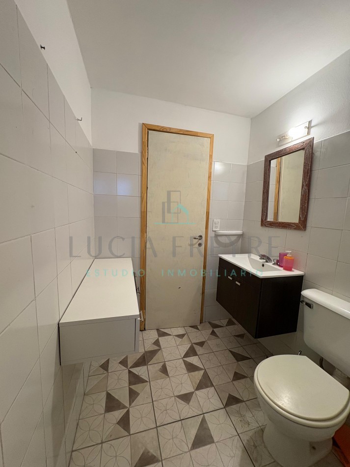 Casa 3 ambientes + patio 